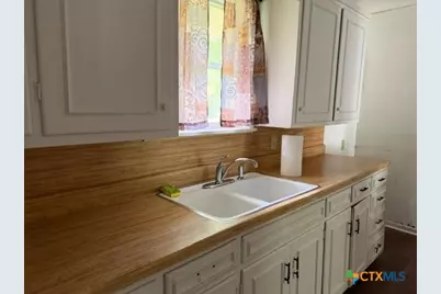 1102 N Houston, Cameron, TX 76520 - Photo 6