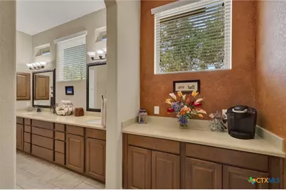 5684 Copper Creek, New Braunfels, TX 78132 - Photo 22