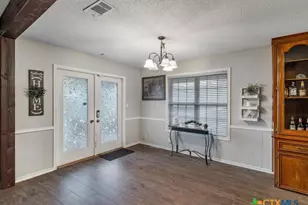 906 Mead Rd, Victoria, TX 77904 - Photo 8