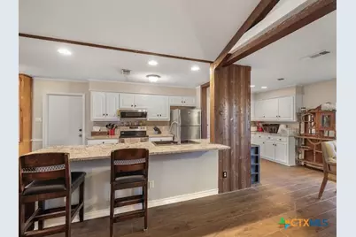 906 Mead Road, Victoria, TX 77904 - Photo 16