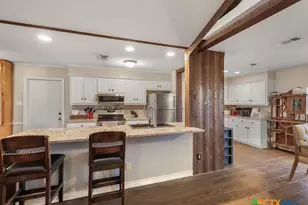 906 Mead Rd, Victoria, TX 77904 - Photo 16