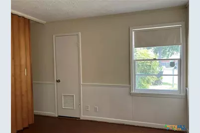413 E Walker Avenue, Temple, TX 76501 - Photo 12
