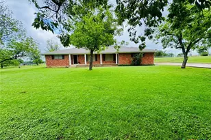 139 College Ave, Oglesby, TX 76561 - Photo 22