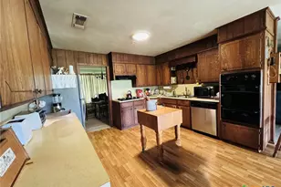 139 College Ave, Oglesby, TX 76561 - Photo 4