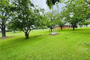 139 College Ave, Oglesby, TX 76561 - Photo 20