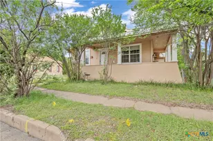 1401 Bridge St, Gatesville, TX 76528 - Photo 2