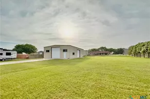 207 Park Ln, Victoria, TX 77904 - Photo 1