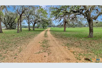 16297 State Highway 111, Yoakum, TX 77995 - Photo 40