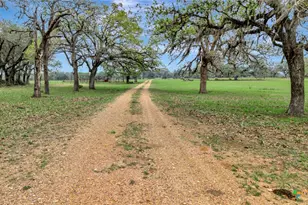 16297 State Hwy 111, Yoakum, TX 77995 - Photo 40
