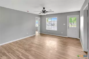 2005 Navidad St, Victoria, TX 77901 - Photo 6