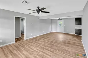 2005 Navidad St, Victoria, TX 77901 - Photo 4
