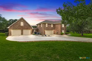 51 Hunters Pt Dr, New Braunfels, TX 78132 - Photo 2