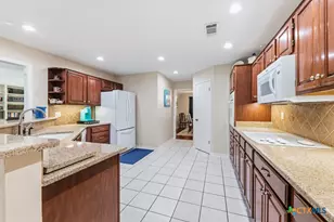 51 Hunters Pt Dr, New Braunfels, TX 78132 - Photo 14