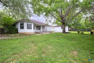 233 Hilltop Dr, Seguin, TX 78155 - Photo 18