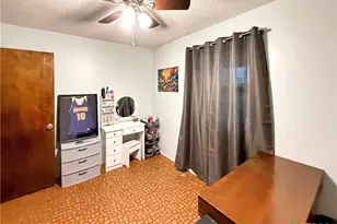 821 S Mill St, Flatonia, TX 78941 - Photo 12