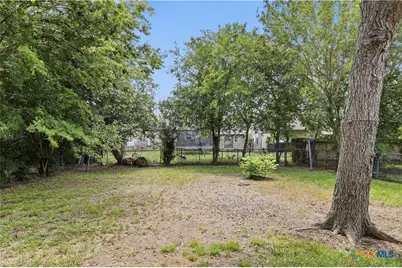 1605 E Mistletoe Avenue, Victoria, TX 77901 - Photo 20