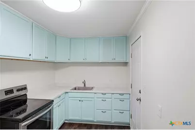 1605 E Mistletoe Avenue, Victoria, TX 77901 - Photo 8