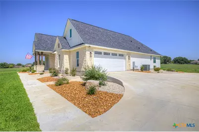 110 Lake Village Road, Seguin, TX 78155 - Photo 4