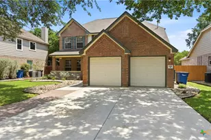 828 Fair Ln, New Braunfels, TX 78130 - Photo 2