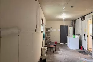 1604 E Mistletoe Ave, Victoria, TX 77901 - Photo 14