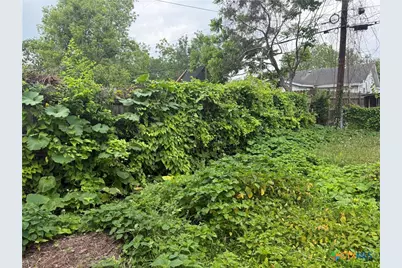 1604 E Mistletoe Avenue, Victoria, TX 77901 - Photo 18