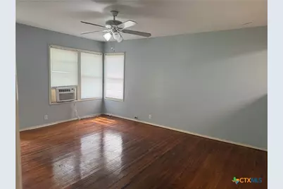 1604 E Mistletoe Avenue, Victoria, TX 77901 - Photo 4