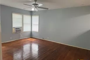 1604 E Mistletoe Ave, Victoria, TX 77901 - Photo 4