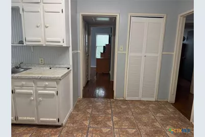 1604 E Mistletoe Avenue, Victoria, TX 77901 - Photo 6