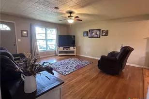 1214 Macarthur, Cuero, TX 77954 - Photo 8