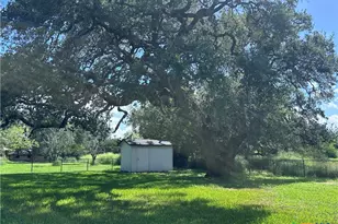 1214 Macarthur, Cuero, TX 77954 - Photo 16
