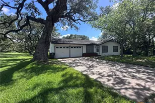 1214 Macarthur, Cuero, TX 77954 - Photo 2