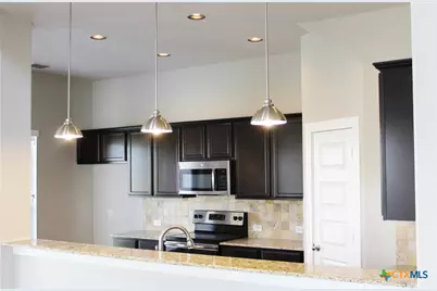 382 Creekside Curve, New Braunfels, TX 78130 - Photo 4