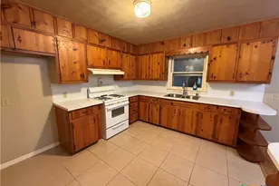 555 N Union Ave, New Braunfels, TX 78130 - Photo 6