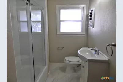 555 N Union Avenue, New Braunfels, TX 78130 - Photo 22