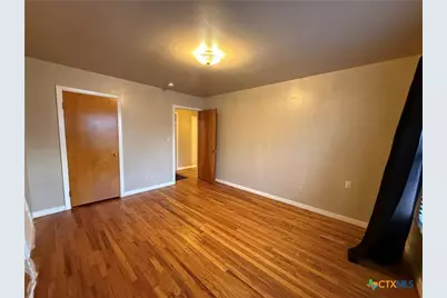 555 N Union Avenue, New Braunfels, TX 78130 - Photo 14