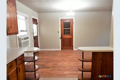 555 N Union Avenue, New Braunfels, TX 78130 - Photo 10