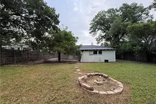 555 N Union Ave, New Braunfels, TX 78130 - Photo 20