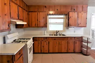 555 N Union Ave, New Braunfels, TX 78130 - Photo 14