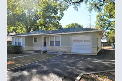 555 N Union Avenue, New Braunfels, TX 78130 - Photo 2