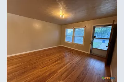 555 N Union Avenue, New Braunfels, TX 78130 - Photo 10