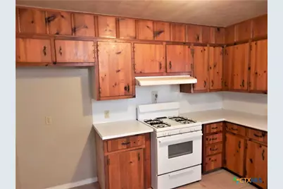 555 N Union Avenue, New Braunfels, TX 78130 - Photo 12