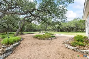 25887 Lewis Ranch Rd, New Braunfels, TX 78132 - Photo 36