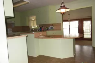 391 Oakcrest, New Braunfels, TX 78130 - Photo 6