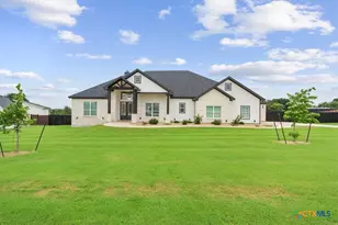 262 Glenview Cir, Belton, TX 76513 - Photo 2