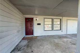 113 Bonham St, Port Lavaca, TX 77979 - Photo 4