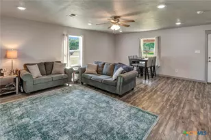 180 Colake Dr, Victoria, TX 77905 - Photo 6