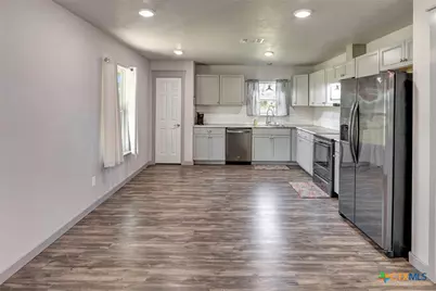 180 Colake Drive, Victoria, TX 77905 - Photo 4