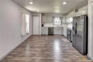 180 Colake Dr, Victoria, TX 77905 - Photo 4