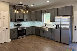209 Haller St, Yoakum, TX 77995 - Photo 4