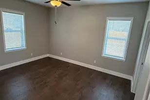 209 Haller St, Yoakum, TX 77995 - Photo 6